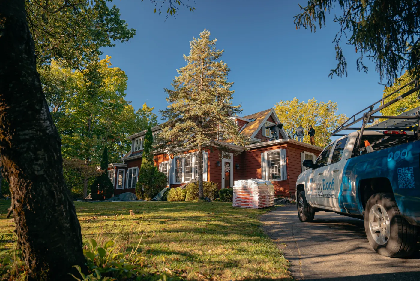 Manufacturer-certified roof installation in Smokey Row Estates